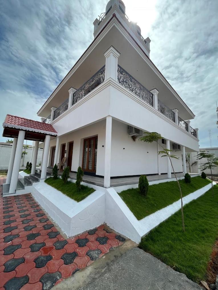Grb Resort Tiruchchendūr Esterno foto