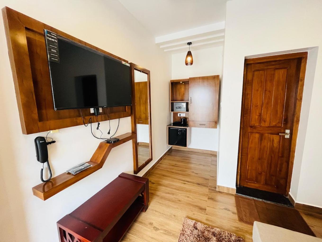 Grb Resort Tiruchchendūr Esterno foto